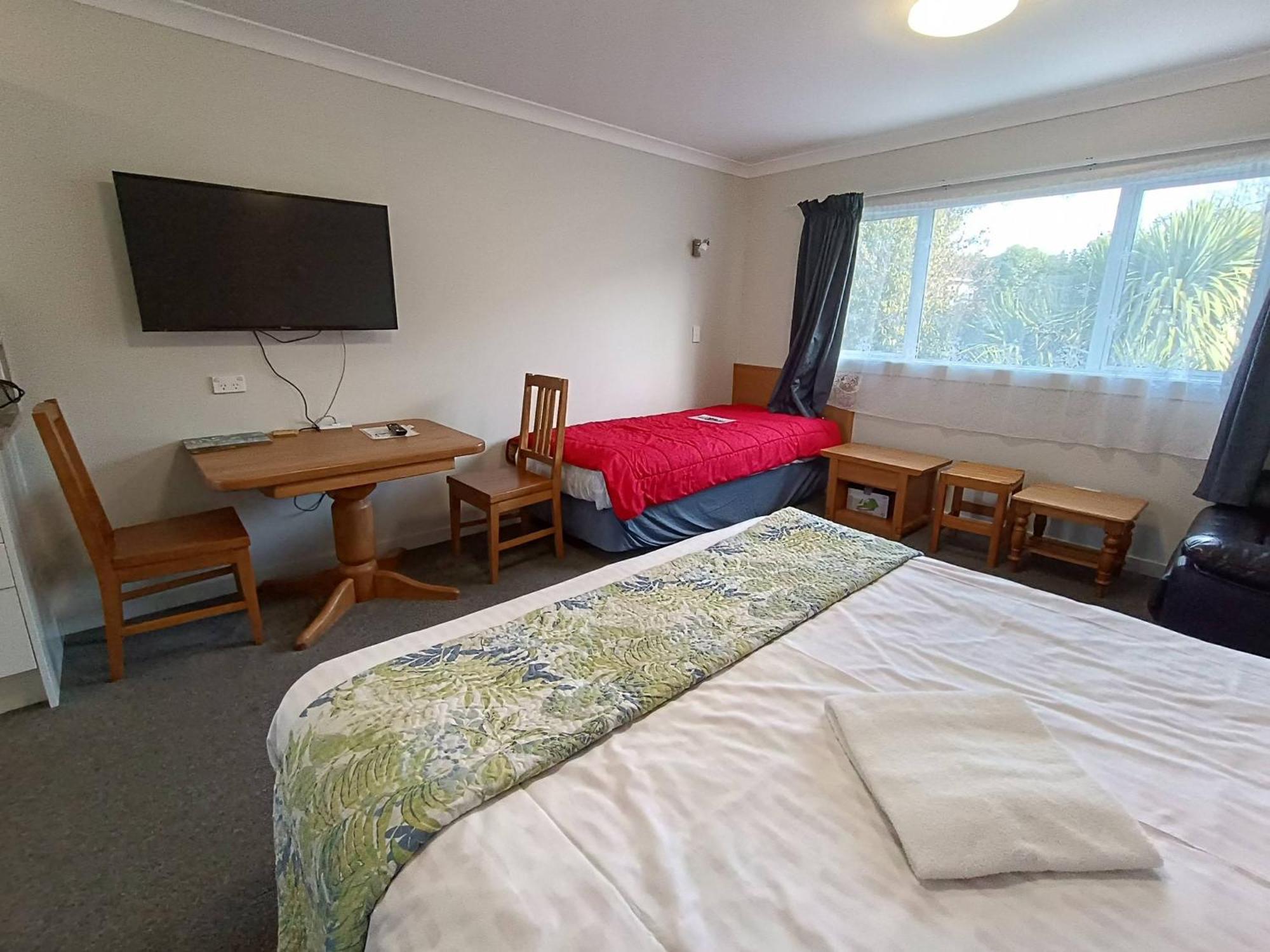 Bayfield Motel And Apartment Dunedin Exterior photo
