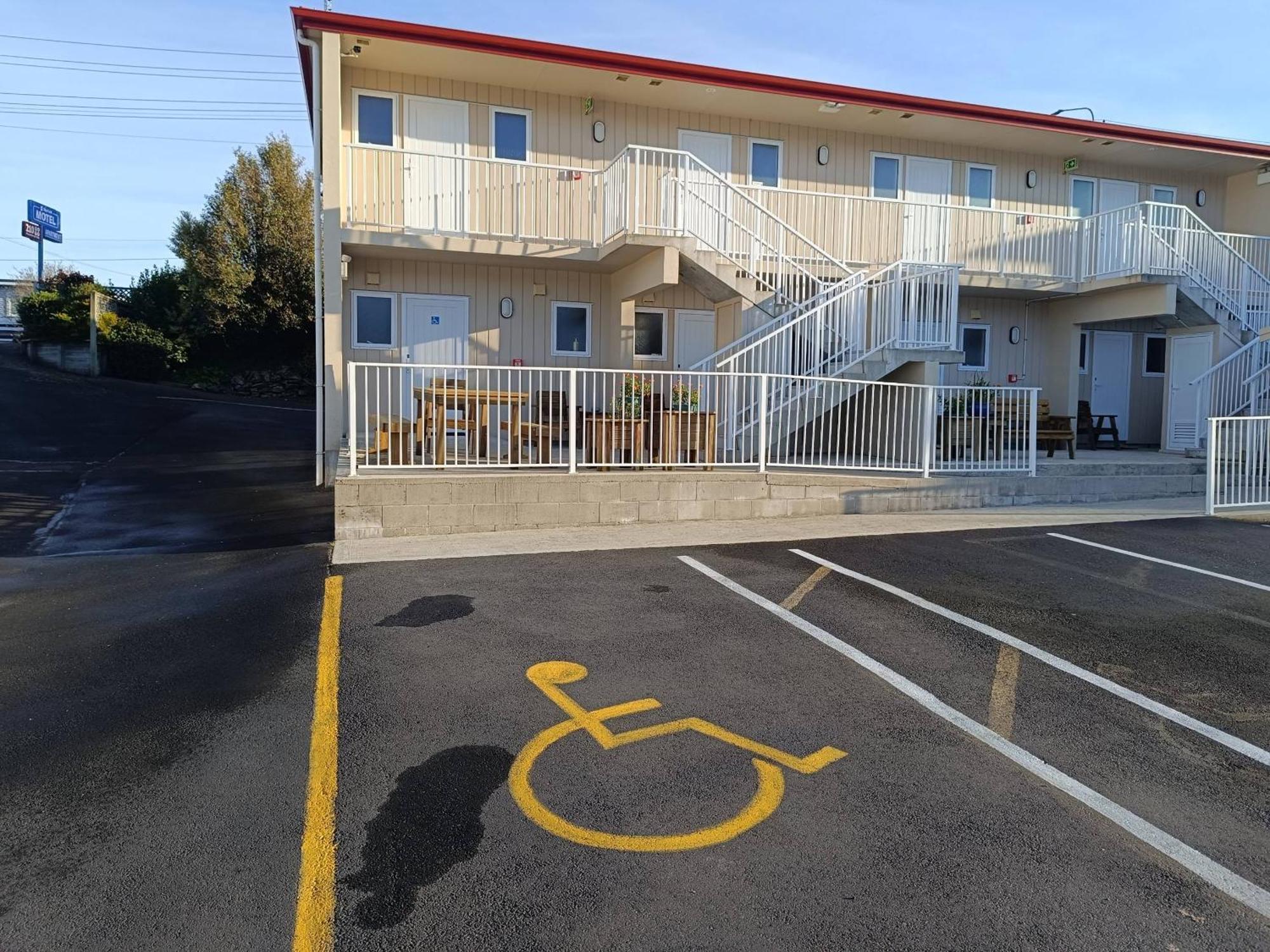 Bayfield Motel And Apartment Dunedin Exterior photo