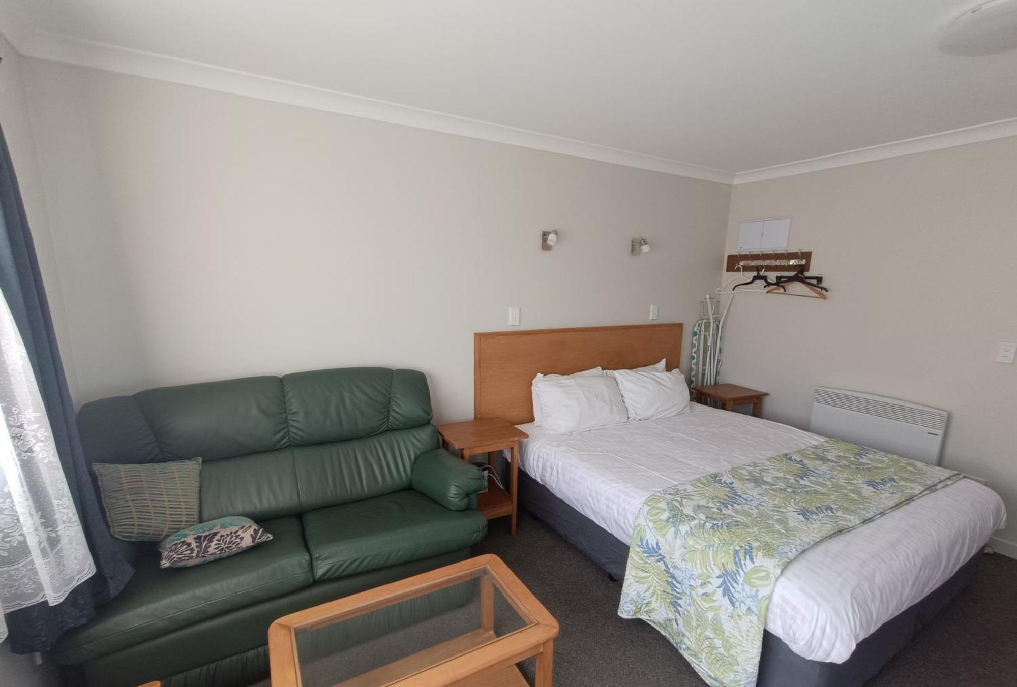 Bayfield Motel And Apartment Dunedin Exterior photo