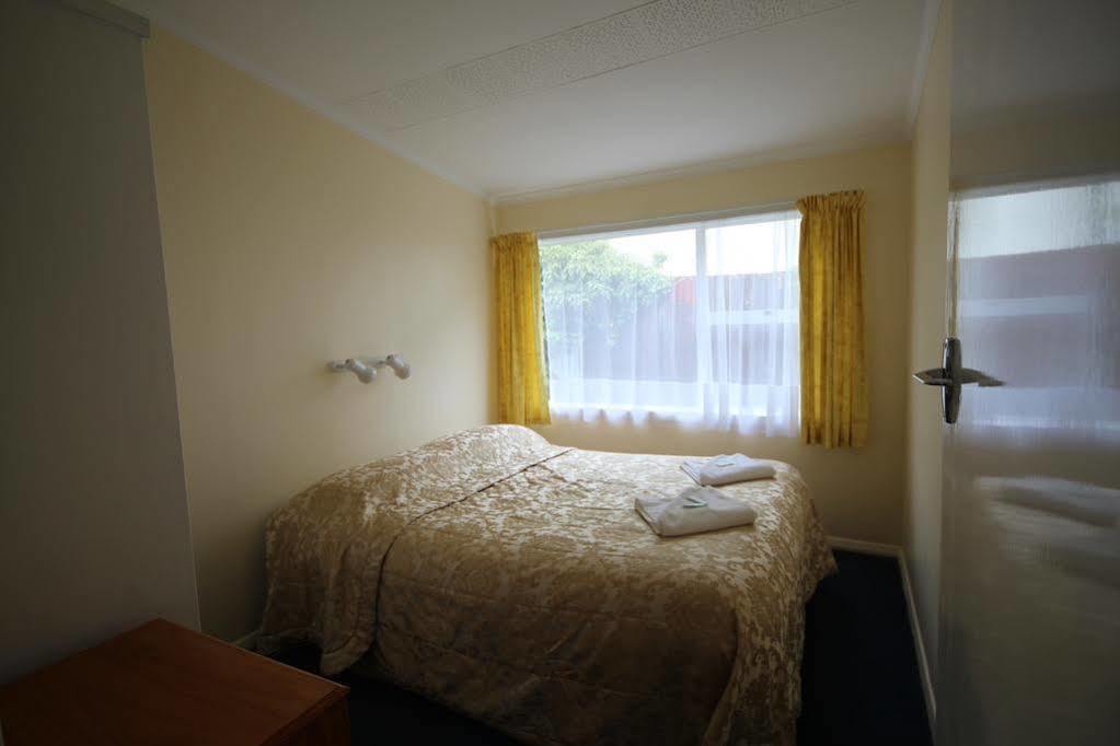 Bayfield Motel And Apartment Dunedin Exterior photo