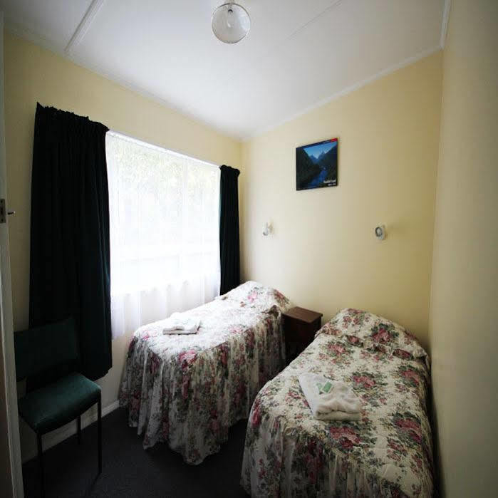 Bayfield Motel And Apartment Dunedin Exterior photo